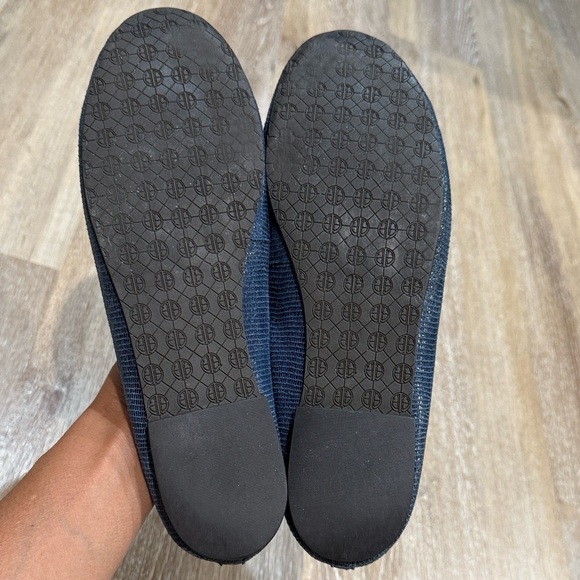 Lilly Pulitzer Size 9.5 Blue / Gold Logo Flats with Pink Insole - Picture 8 of 10